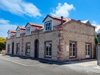 Queen 4 1A Grant Apartment, Port Fairy - 3