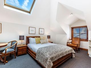 Queen 4 1A Grant Apartment, Port Fairy - 4