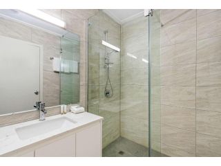 Knox International Hotel and Apartments Aparthotel, Victoria - 4