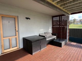 Modern & Light CBD unit, walk to beaches & cafes Apartment, Newcastle - 3