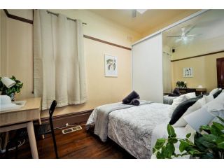 Quiet Private Room In Strathfield 3min to Train Station 8 - ROOM ONLY Guest house, Sydney - 1