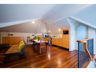 Quiet Private Studio In Strathfield with Kitchenette and Private Bathroom 3min to Station sleeps 6 Apartment, Sydney - 2