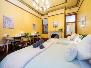 Quiet Quadruple Private Room In Strathfield 3min to Train Station sleeps 4 - ROOM ONLY Guest house, Sydney - 2
