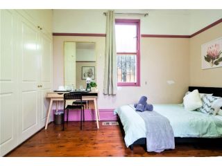 Quiet Quadruple Private Room In Strathfield 3min to Train Station sleeps 4b - ROOM ONLY Guest house, Sydney - 3