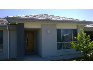 Quiet Sunny Relaxed Home Close to Theme Parks Guest house, Gold Coast - 3
