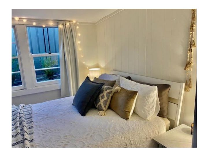 Quirky little 2 bedroom in quiet cul-de-sac Guest house, Kempsey - imaginea 19