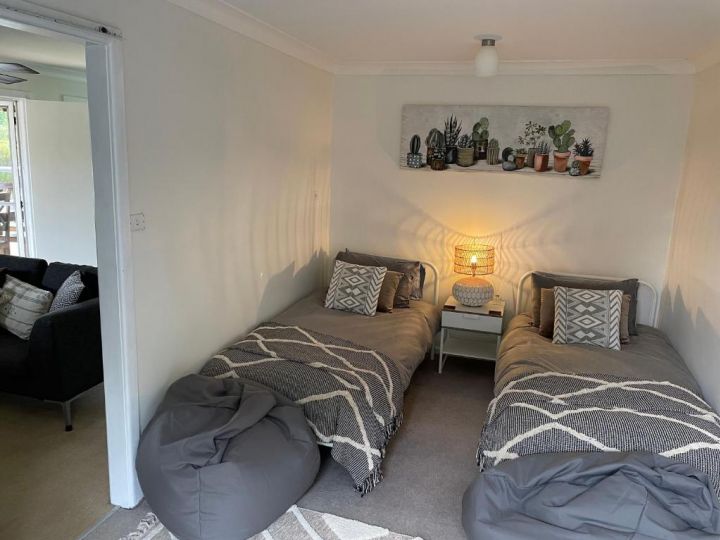 Quirky little 2 bedroom in quiet cul-de-sac Guest house, Kempsey - imaginea 13