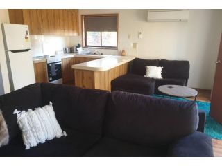 Quite location neat unit Guest house, Mildura - 4