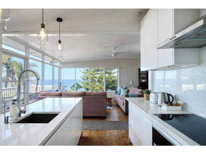 RAIN312S - Coogee Serenity - Hear the waves from the balcony Guest house, Sydney - imaginea 13