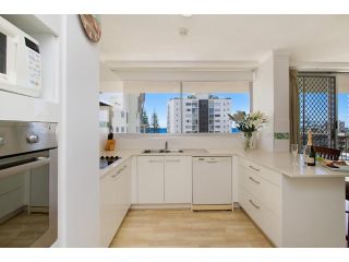 Rainbow Commodore Apartments Aparthotel, Gold Coast - 3