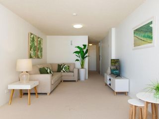 Rainbow Pacific unit 11 - Great value unit right on the beach in Rainbow Bay Southern Gold Coast Apartment, Gold Coast - 4