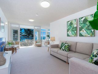 Rainbow Pacific unit 11 - Great value unit right on the beach in Rainbow Bay Southern Gold Coast Apartment, Gold Coast - 3