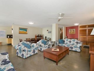 Rainbow Pacific Unit 2 - Right on the beach in Rainbow Bay Coolangatta Gold Coast Apartment, Gold Coast - 1