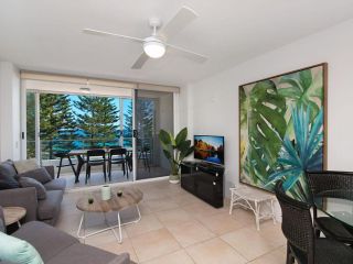 Rainbow Pacific Unit 20 - Beachfront unit Rainbow Bay Coolangatta, Southern Gold Coast Apartment, Gold Coast - 1