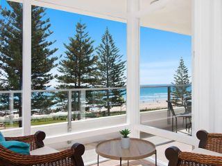 Rainbow Pacific Unit 9 - Right on the beach in Rainbow Bay Coolangatta Gold Coast Apartment, Gold Coast - 2