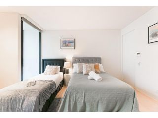 RARE FIND-Luxury Entire 3 Beds Terrece at Casino Apartment, Sydney - 2