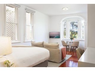 Ravenscourtâ€™s Studio Apartment Close to Everything Apartment, Sydney - 2