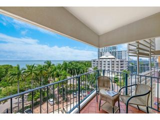 Recharge in Adjacent Oceanview Pads with Balcony Apartment, Darwin - 1