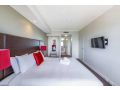 Recharge in Adjacent Oceanview Pads with Balcony Apartment, Darwin - thumb 7