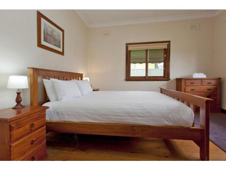 Red Brick Beauty - Central Cottage Guest house, Albury - imaginea 11