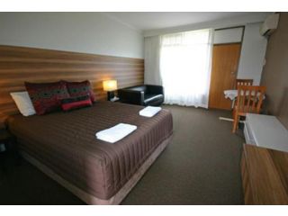 Red Cedars Motel Hotel, Canberra - 4