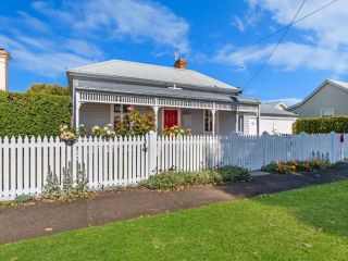 Red Door @ Wishart Guest house, Port Fairy - 2