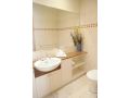 REDGUM RETREAT BRIGHT - Luxury Spa Villa Apartment, Australia - thumb 8