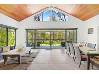 Redgum Treehouse - Outstanding luxury in the heart of wine country and minutes from the beaches Guest house, Quindalup - 1