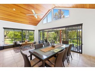 Redgum Treehouse - Outstanding luxury in the heart of wine country and minutes from the beaches Guest house, Quindalup - 2