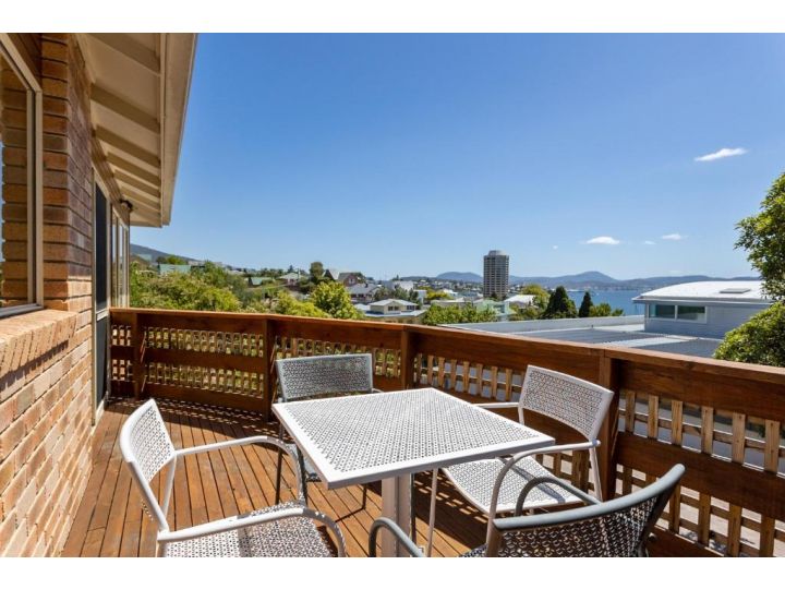 Reflections on the Bay Villa, Hobart - imaginea 4