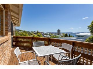 Reflections on the Bay Villa, Hobart - 4