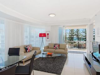 Reflections tower 2 Unit 401 - Beachfront, views and in a great location Apartment, Gold Coast - 1
