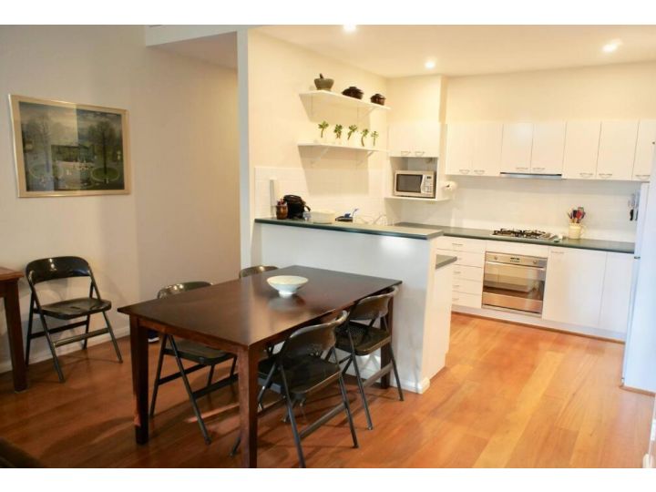 Refurbished 2 bedroom apt with secured parking! Apartment, Sydney - imaginea 20