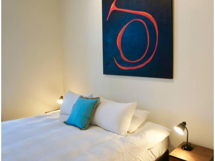 Refurbished 2 bedroom apt with secured parking! Apartment, Sydney - imaginea 19