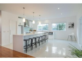 Currawong Close - Indoor Pool, Home Theatre, WiFi, 4 bedroom Guest house, Cowes - 4