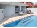 Relax at Pet Friendly Bokarina Beach House - Relax By The Pool - 2 Minute Walk to Dog Friendly Beach Guest house, Kawana Waters - thumb 2