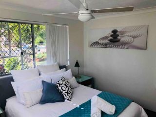 Relaxing Escape! In the heart of Broadbeach - transport, casino, free wifi and Netflix Apartment, Gold Coast - 4