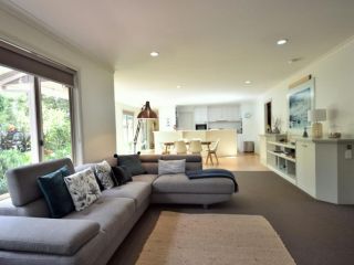 RELAX ON LOHR Surf Side Guest house, Inverloch - 2