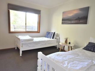 RELAX ON LOHR Surf Side Guest house, Inverloch - 5