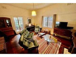 Relaxing 3 Bedroom Apartment in Perth Guest house, Perth - 1