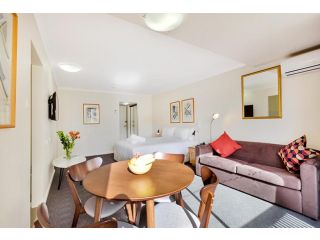 Renovated Stylish Studio Apartment, Sydney - 1