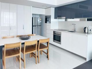 H'Residence Surfers Paradise MID WEEK MADNESS DEAL - Q Stay Apartment, Gold Coast - 4