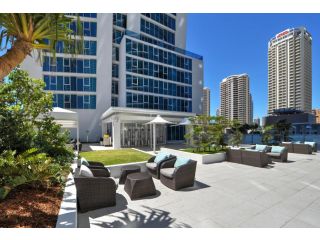 H'Residences 2 & 3 Bedroom Ocean View Apartment - Q STAY Apartment, Gold Coast - 5