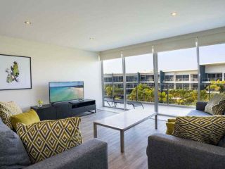 Resort Style Apartment in Hope Island Apartment, Gold Coast - 4