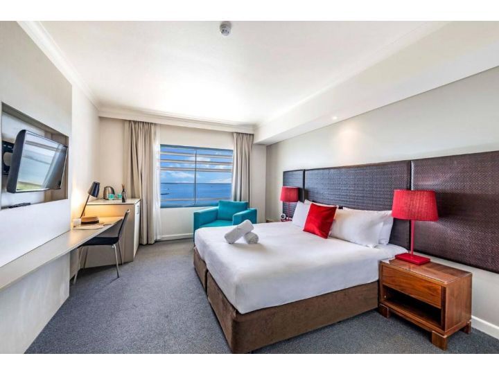Resort Style King Pad with Sparkling Sea Views Apartment, Darwin - imaginea 2