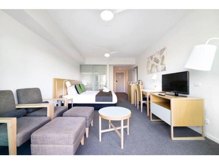Resort Style Suite Moments to Waterfront Precinct Apartment, Darwin - imaginea 5