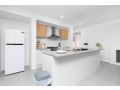 ResortStyle 4BR House with parking Guest house, Werribee - thumb 7