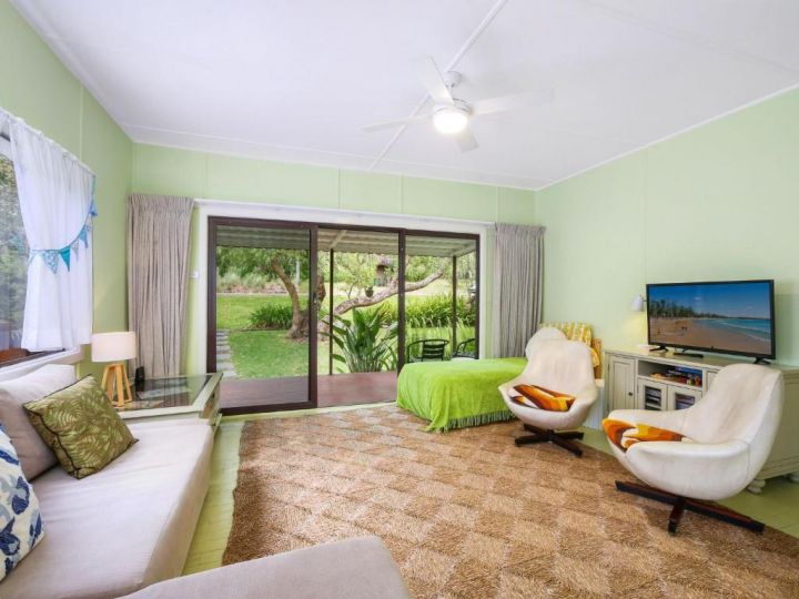Lovely Beachside Hideaway with Spacious Patio Guest house, Bateau Bay - imaginea 6