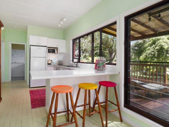 Lovely Beachside Hideaway with Spacious Patio Guest house, Bateau Bay - imaginea 4