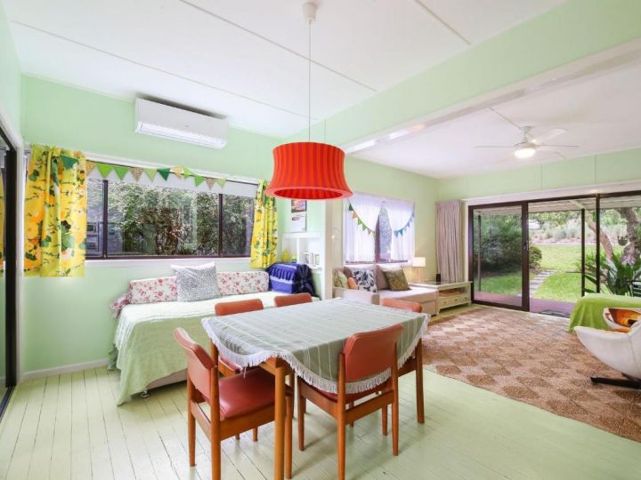 Lovely Beachside Hideaway with Spacious Patio Guest house, Bateau Bay - imaginea 3